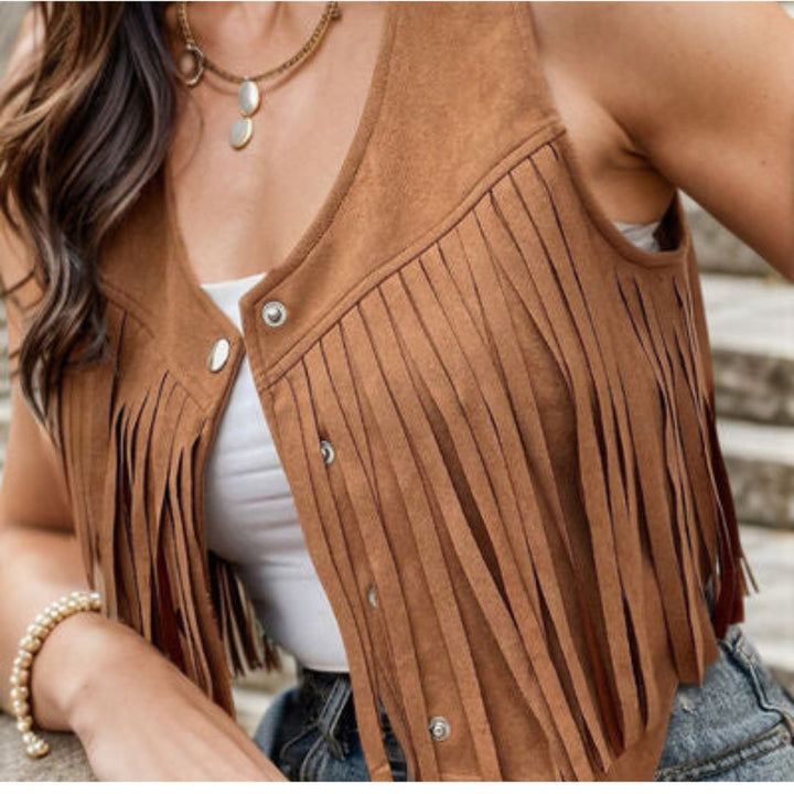 Damen Wildleder Weste – Boho Weste mit Fransen und Knopfdetail