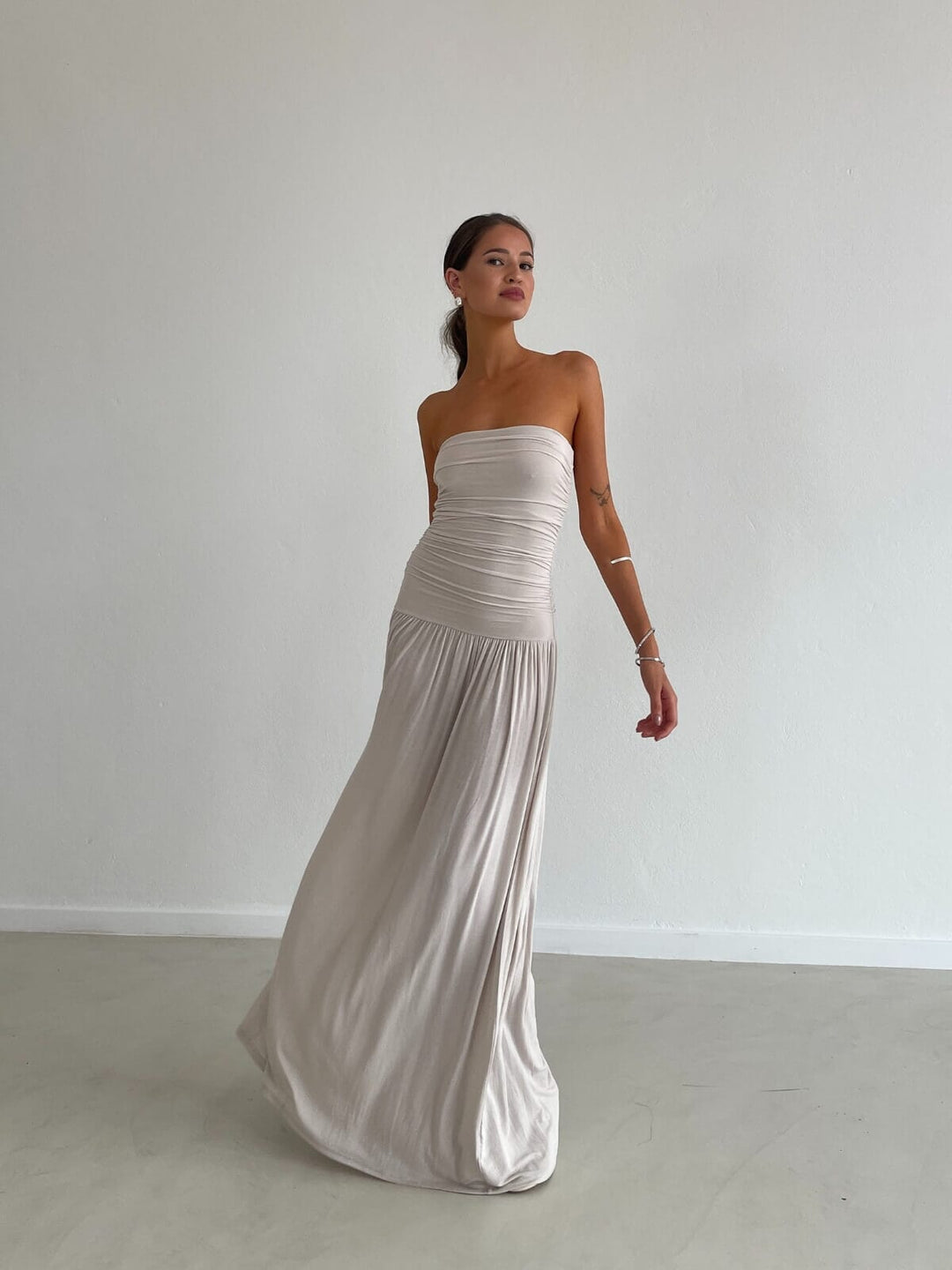 Damen Abendkleid Schulterfrei Mit Raffung Am Oberteil Bodenlang