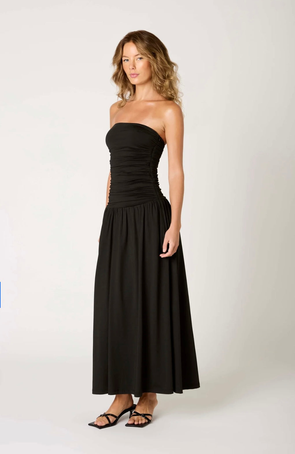 Damen Abendkleid Schulterfrei Mit Raffung Am Oberteil Bodenlang