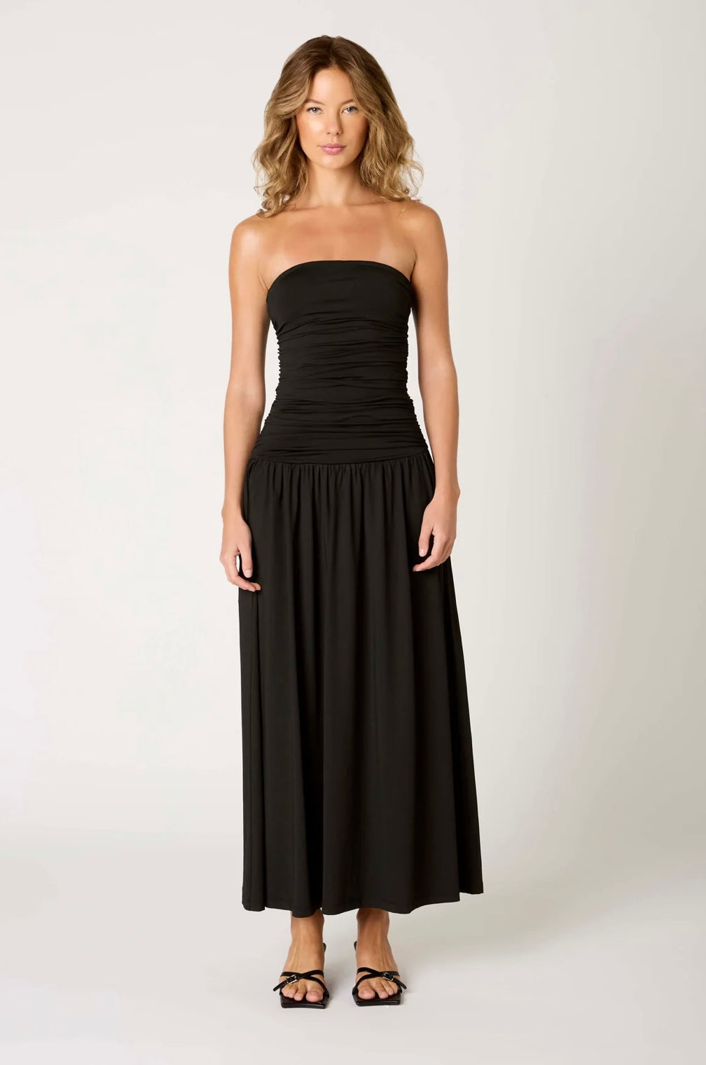 Damen Abendkleid Schulterfrei Mit Raffung Am Oberteil Bodenlang
