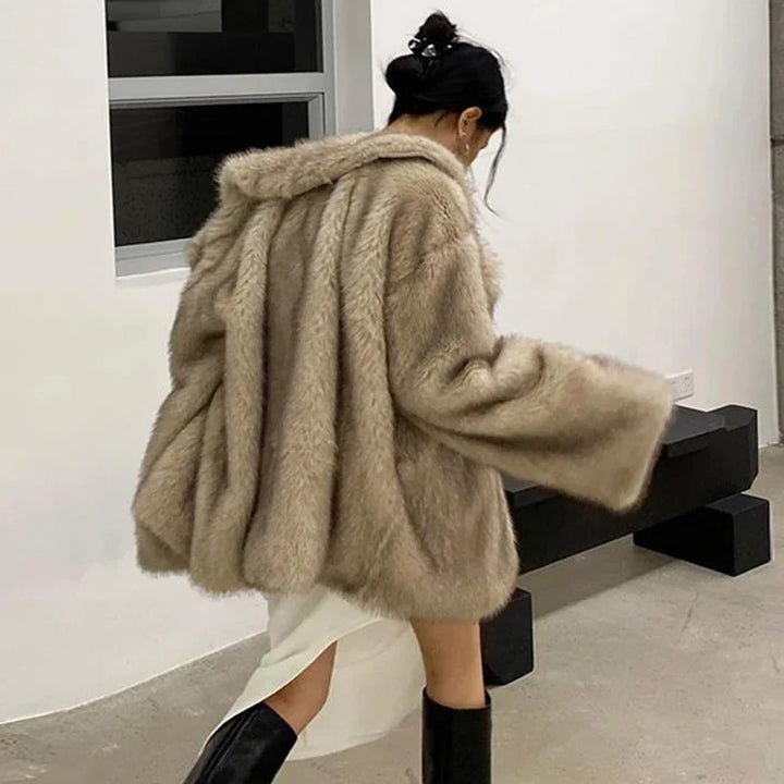 Damen Pelzmantel Exklusiver Mit Urbanem Flair Plüschpelzmode