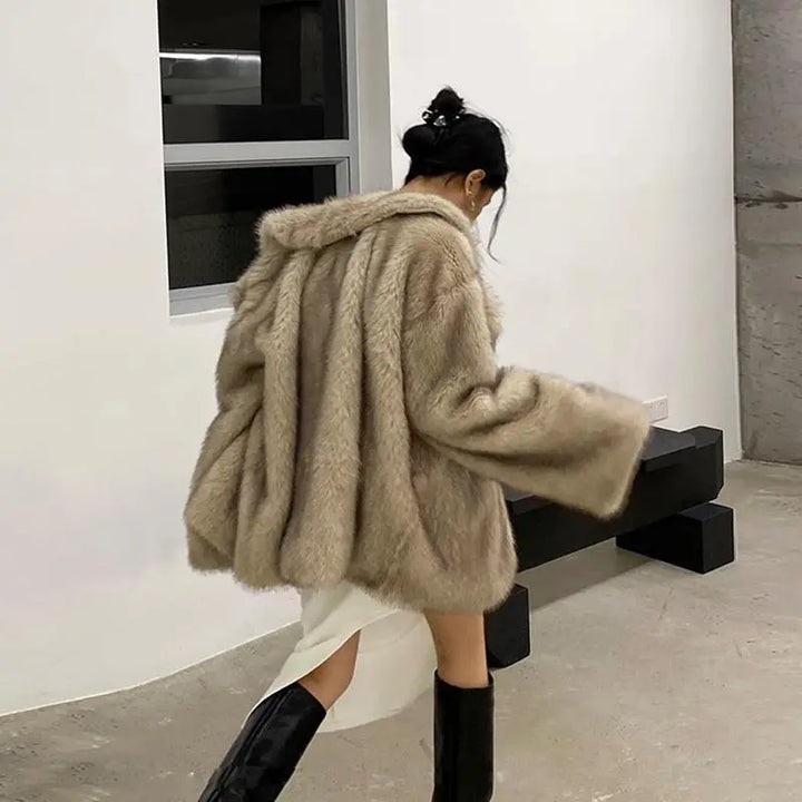 Damen Pelzmantel Exklusiver Mit Urbanem Flair Plüschpelzmode