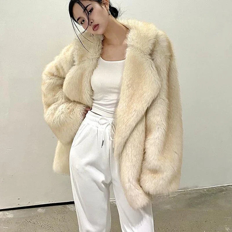Damen Pelzmantel Exklusiver Mit Urbanem Flair Plüschpelzmode