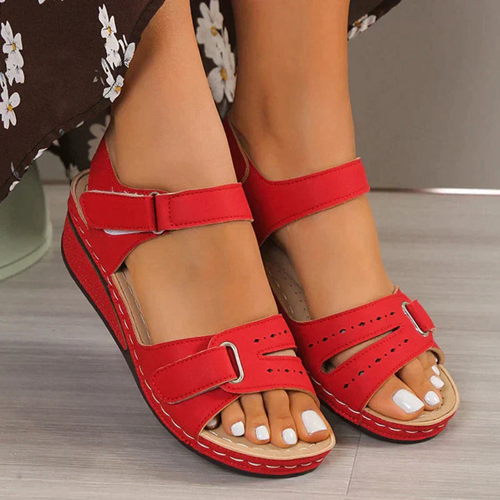 Dôre | Damen Sandalen – Edles Gold-Finish, Filigranes Design & Luxuriöse Ausstrahlung