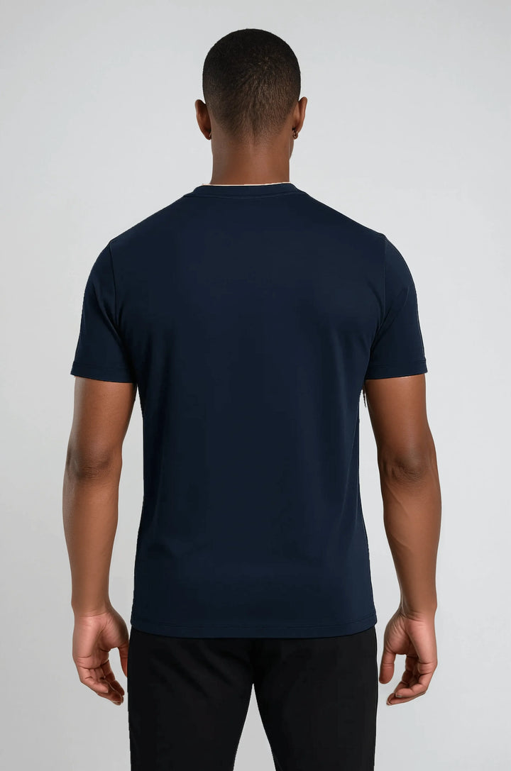 Herren Slim Fit T-Shirt in Marineblau für Modebewusste Männer mit Bequemer Passform und Stilvollem Design