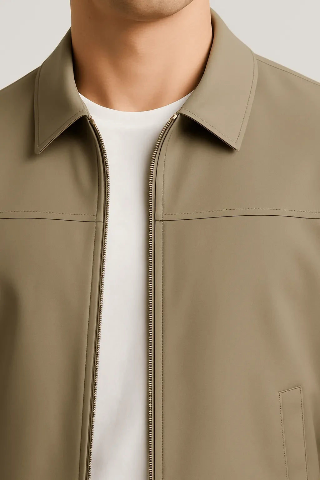 Khakifarbene Freizeitjacke Mit Klassischem Kragen Und Weichem Karierter Innenfutter Für Herren Und Damen Ideale Jacke Für Wechselhaftes Wetter
