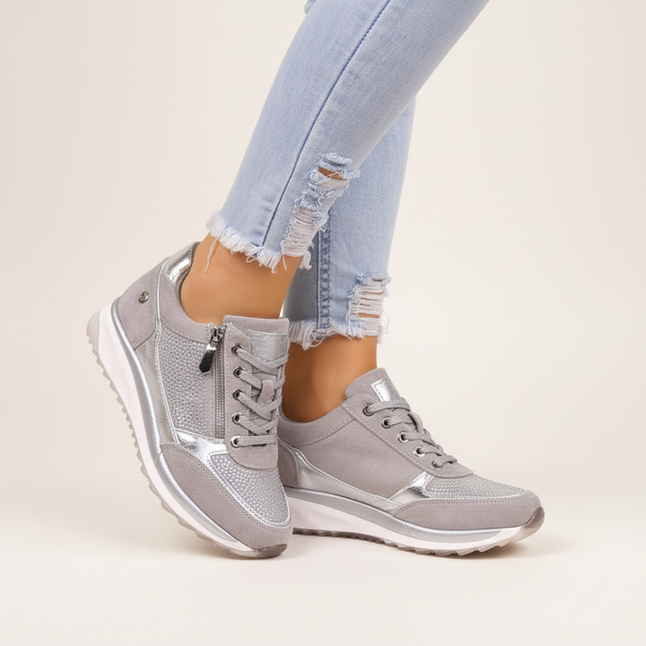 Amore | Damen Sneakers – Herzförmiges Detail, Soft-Padding
