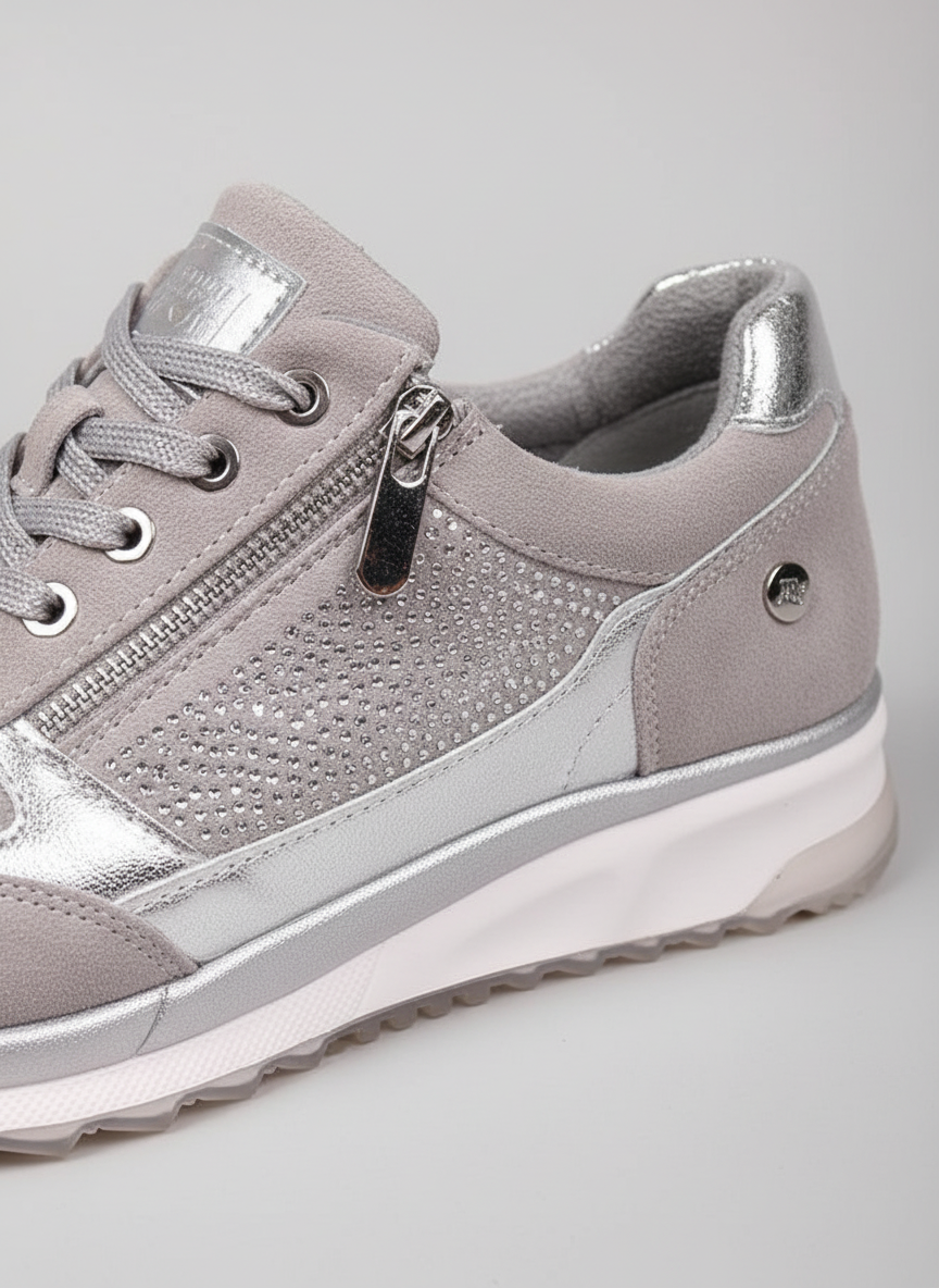 Amore | Damen Sneakers – Herzförmiges Detail, Soft-Padding