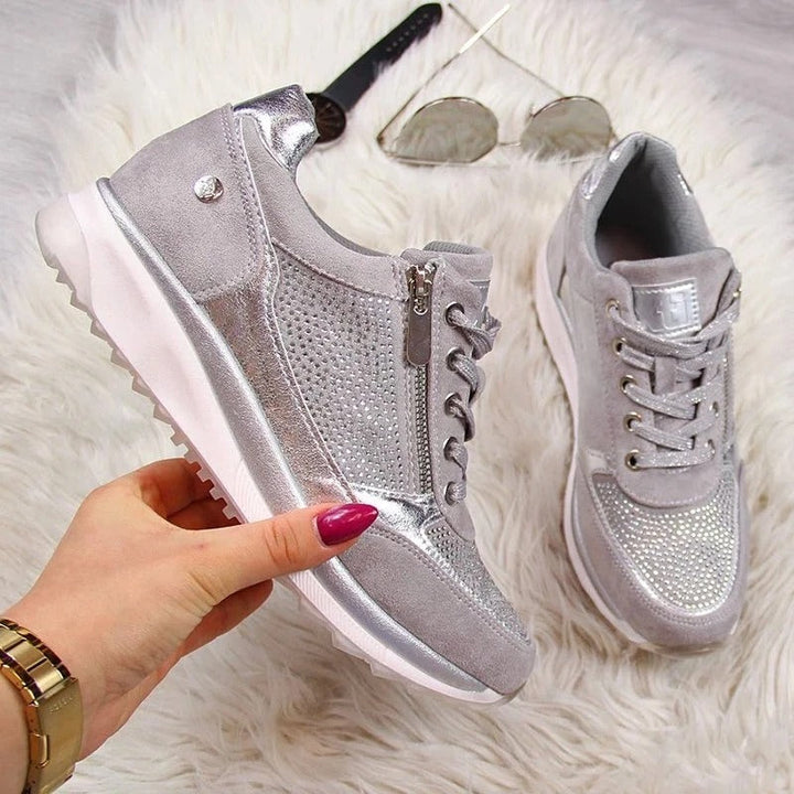 Amore | Damen Sneakers – Herzförmiges Detail, Soft-Padding