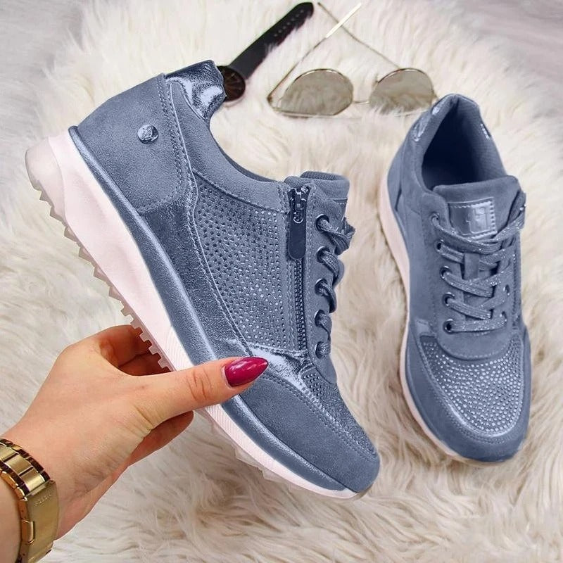 Amore | Damen Sneakers – Herzförmiges Detail, Soft-Padding