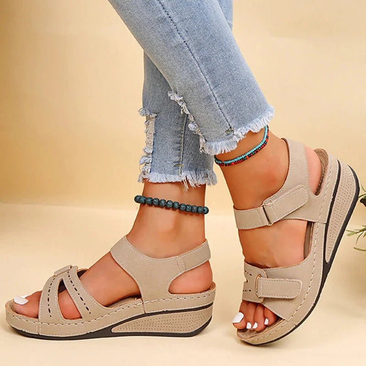 Vespera | Damen-Sandalen – Medizinisch inspirierter Komfort für entspanntes Gehen