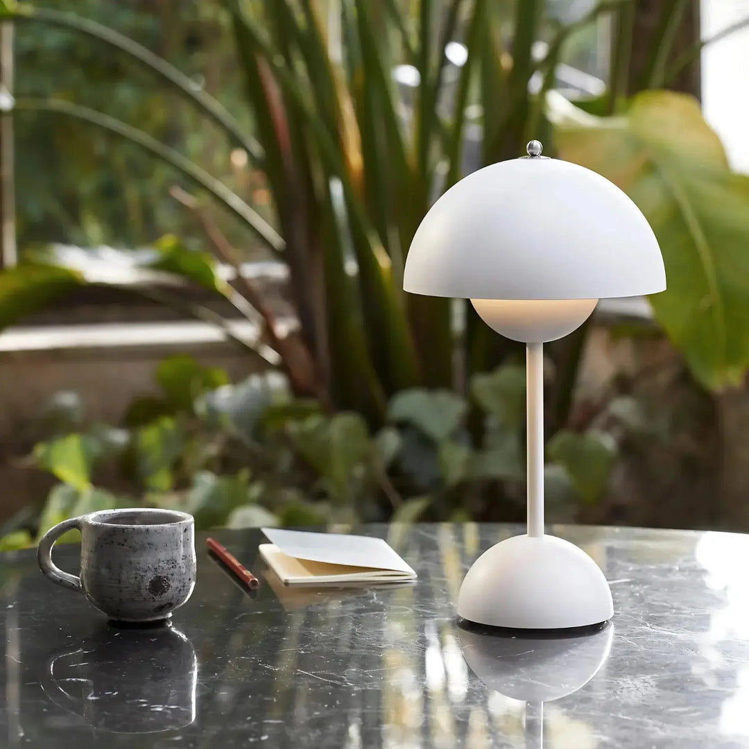 Buijou - Skandinavische Designer-Tischlampe für ambient Beleuchtung