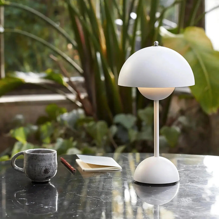 Buijou - Skandinavische Designer-Tischlampe für ambient Beleuchtung